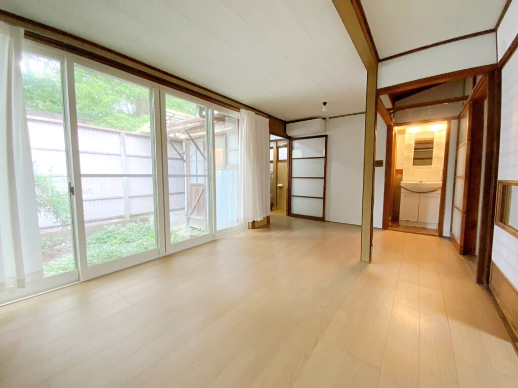 tanaka satonouchi2-living room1