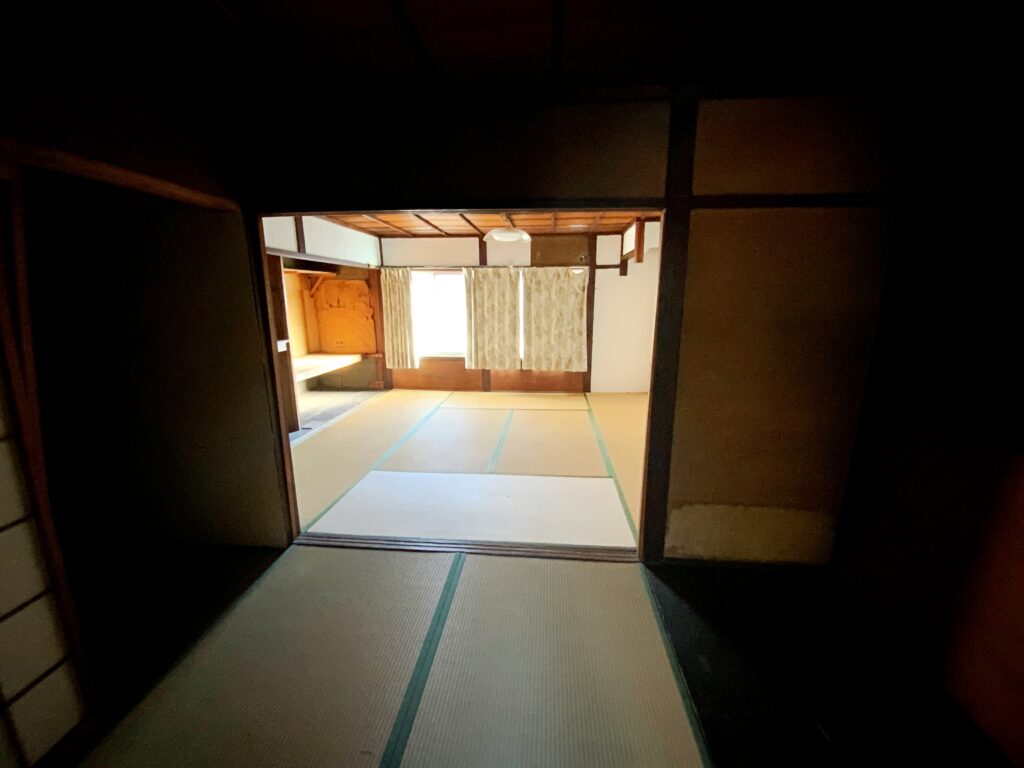 wakamiya-2F-middle room1