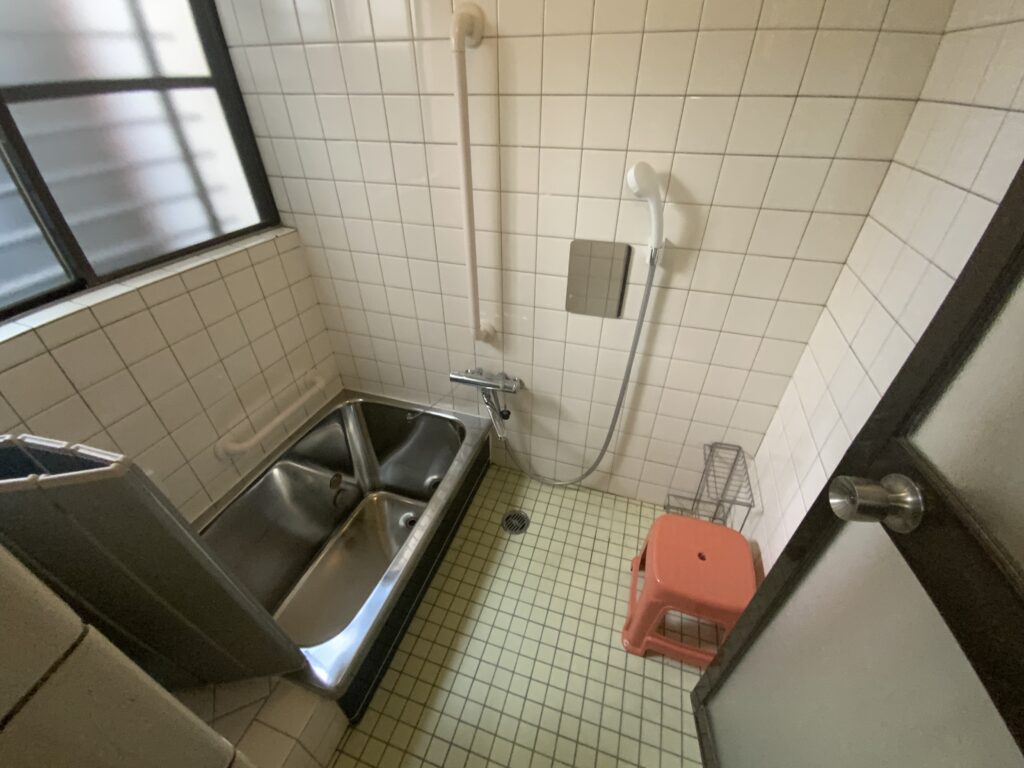 izumidonocho-bathroom1