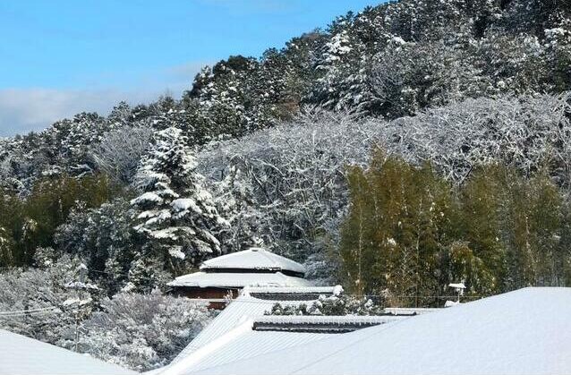 雪景色が綺麗な家