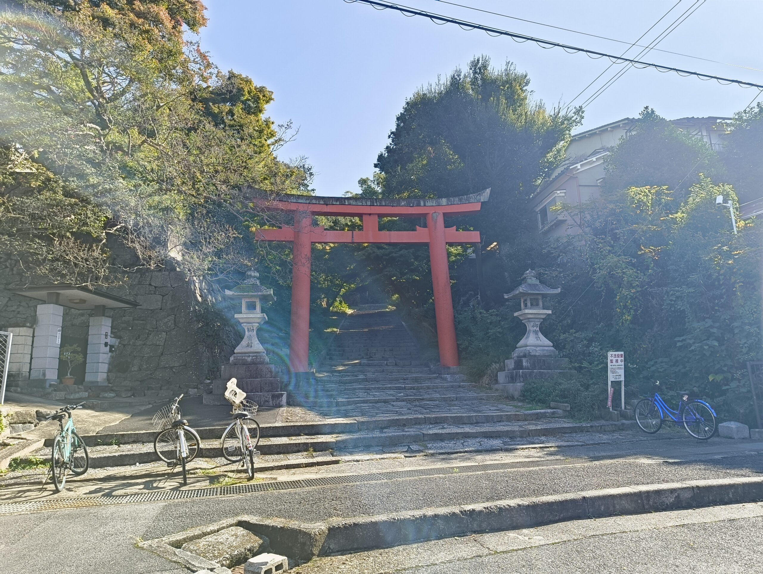 吉田神社　南側