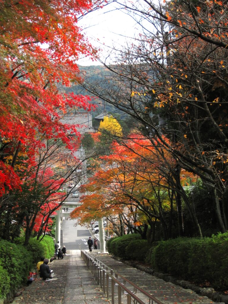 紅葉の吉田山