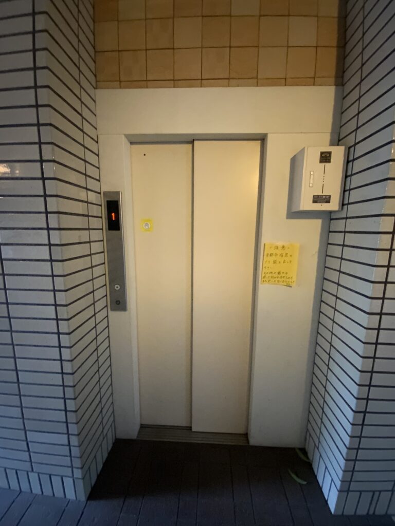 taniguchi-elevator1