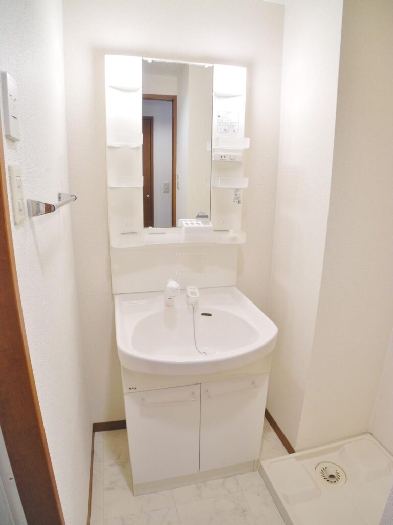 solare-wash stand