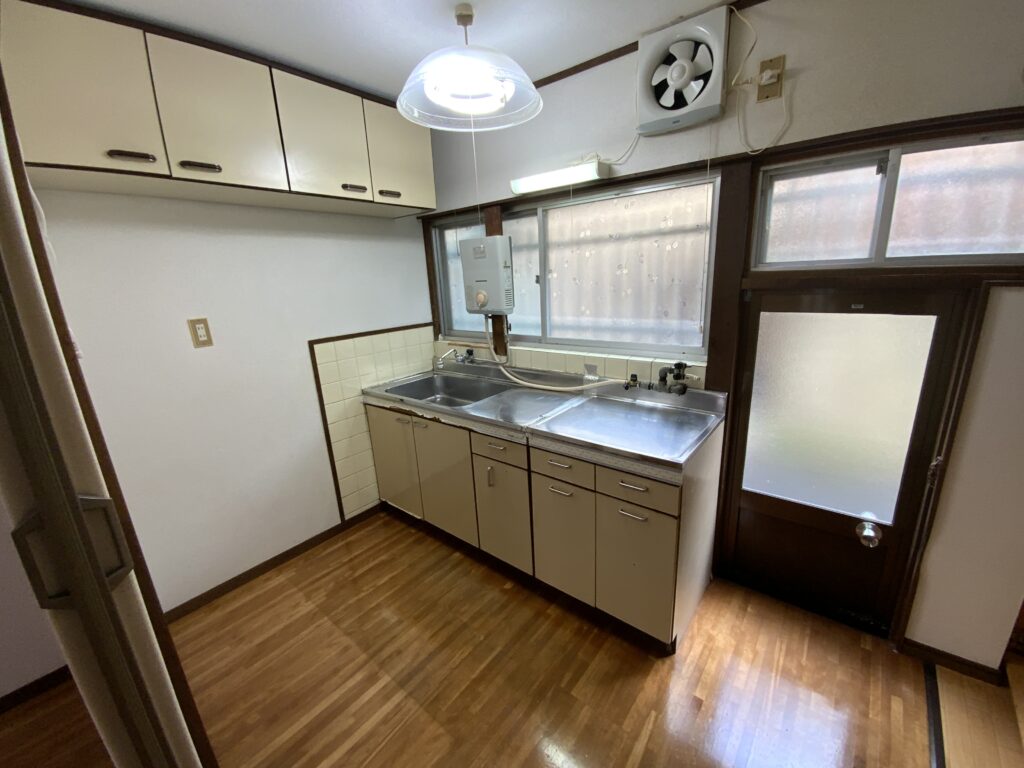 高野泉町-キッチン1