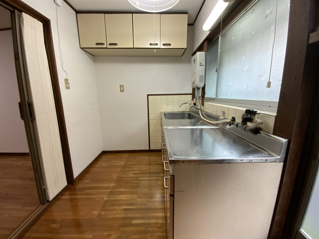 高野泉町-キッチン2