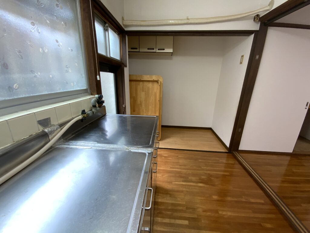 高野泉町-キッチン3