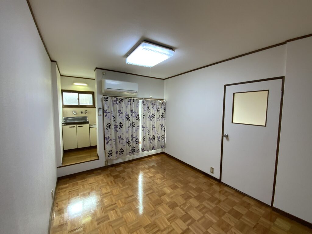 高野泉町-2階部屋2