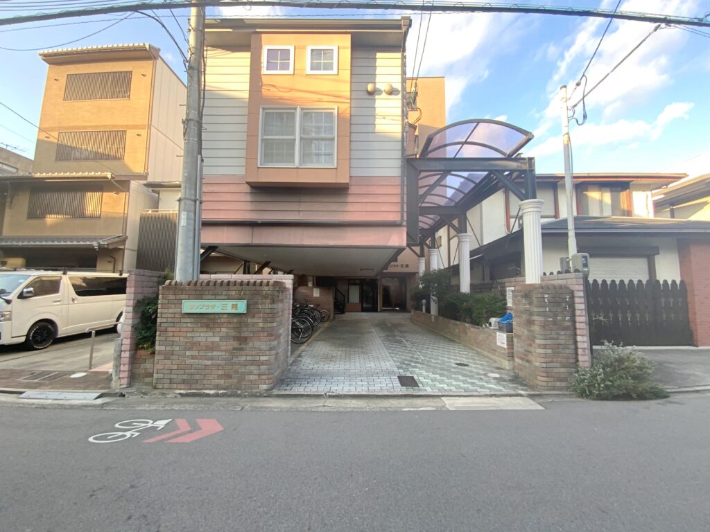 サンプラザ三越外観