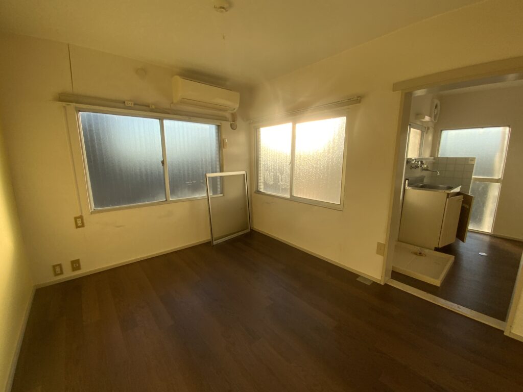 ヴィラコート川端401-東側6帖部屋