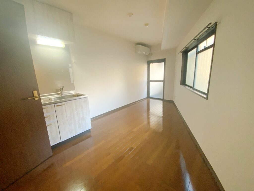 サンプラザ三越201号室1