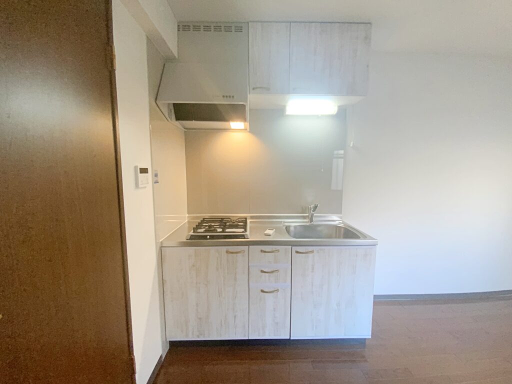 サンプラザ三越201号室キッチン2