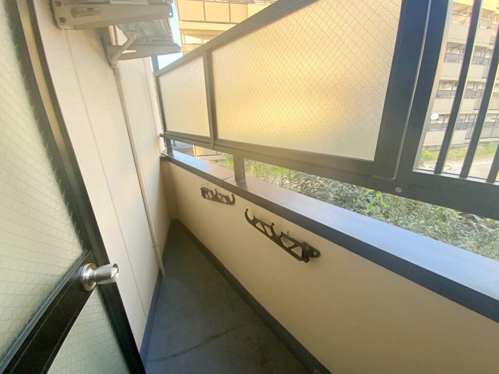 サンプラザ三越201号室ベランダ