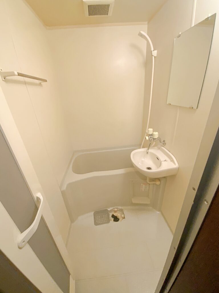 サンプラザ三越201号室浴室