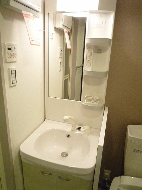 グランコスモ今出川301　洗面台